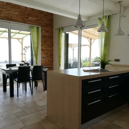 Holiday home Incantevole Vistamare