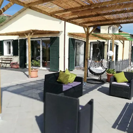 Holiday home Incantevole Vistamare Poggi